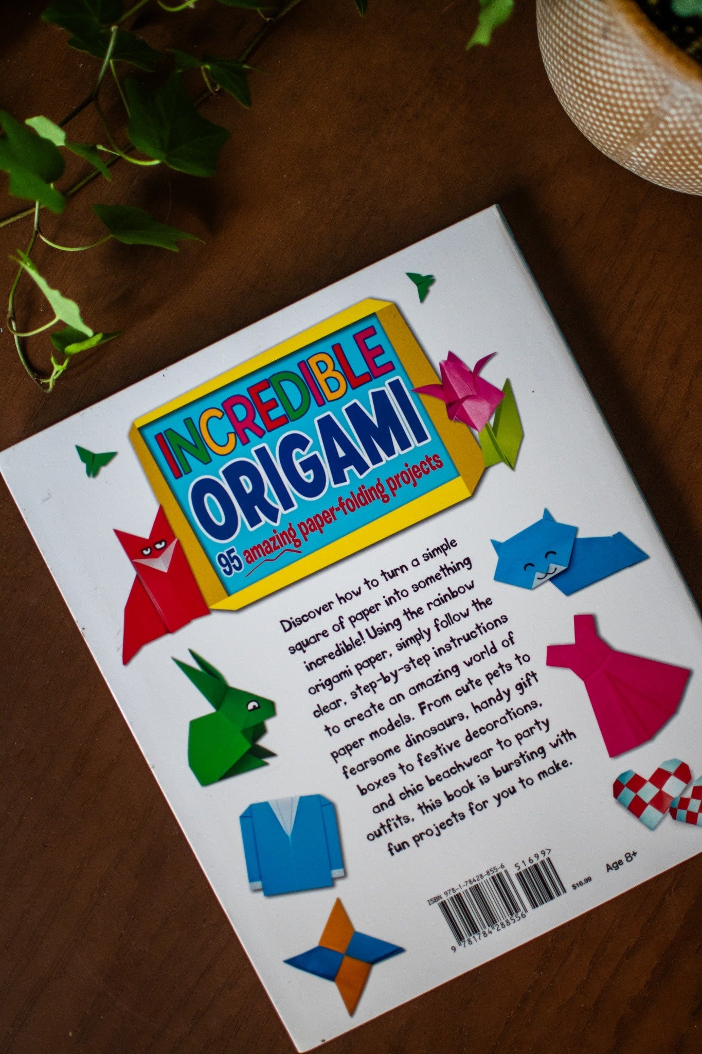 Incredible Origami: 95 Amazing Paper-Folding Projects, Includes Origami Paper