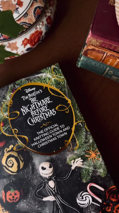 Disney Tim Burton's The Nightmare Before Christmas: The Official Knitting Guide to Halloween Town and Christmas Town