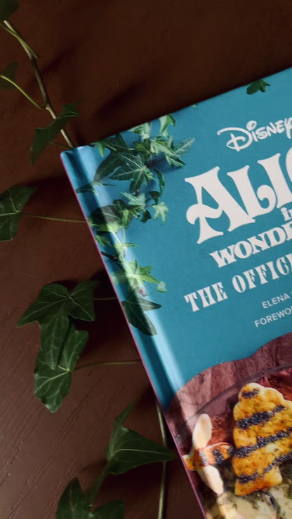 Alice in Wonderland: The Official Cookbook (Disney)